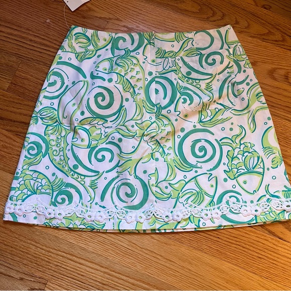 Lilly Pulitzer green and white skirt in schools out print size 8 - Picture 5 of 9
